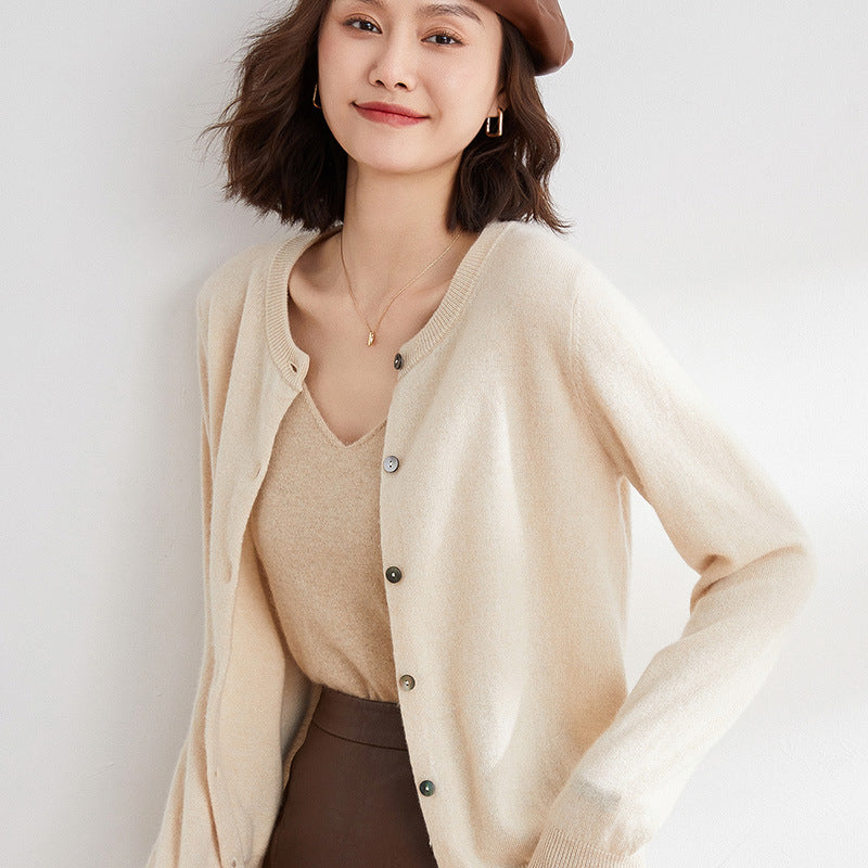 Pull boutonné en vison coupe régulière pour femmes