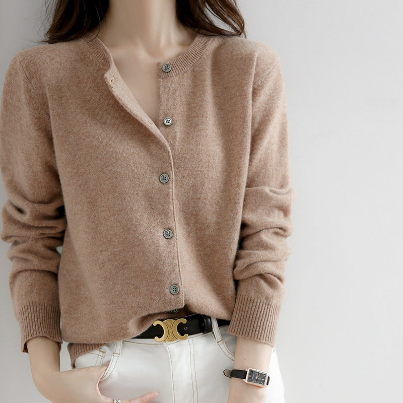 Pull boutonné en vison coupe régulière pour femmes