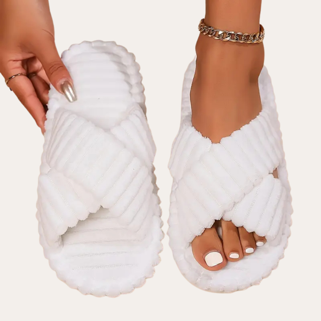 Orthopädische Hausschuhe für Damen mit gepolstertem Design | Vestea