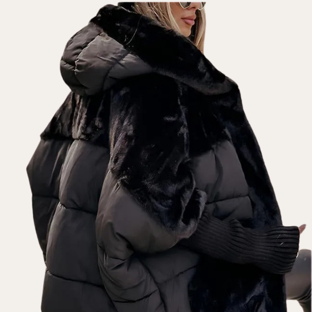 Damen Steppjacke mit Kapuze, Kunstfell und Strickärmeln | Vestea