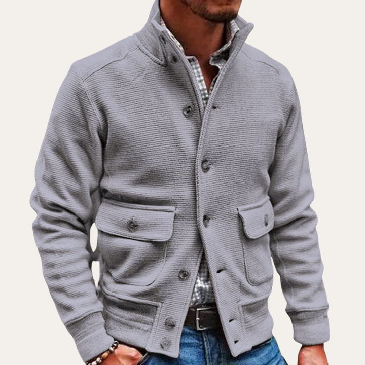 Herren Strickjacke mit Knopfleiste und Taschen | Vestea