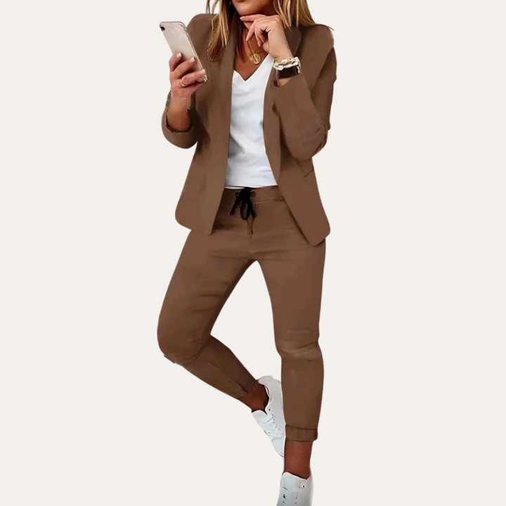 Damen Freizeitanzug mit Blazer und Hose | Vestea