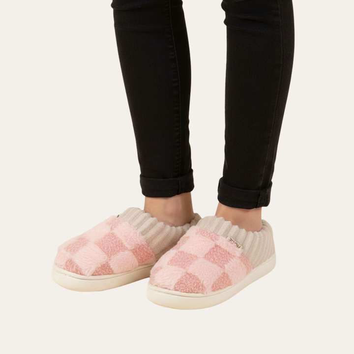 Orthopädische Damen Hausschuhe mit Karomuster | Vestea