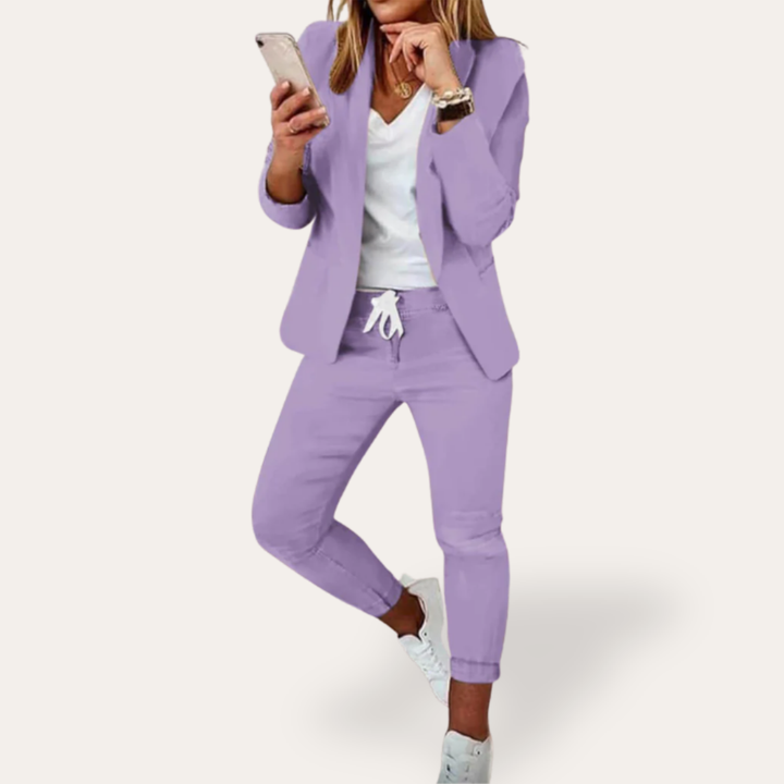 Damen Freizeit Anzug mit Blazer und Jogginghose aus Mischgewebe | Vestea