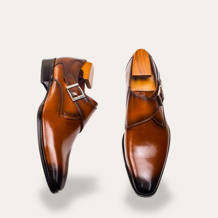Orthopädische Herrenschuhe mit Schnallenverschluss | Vestea