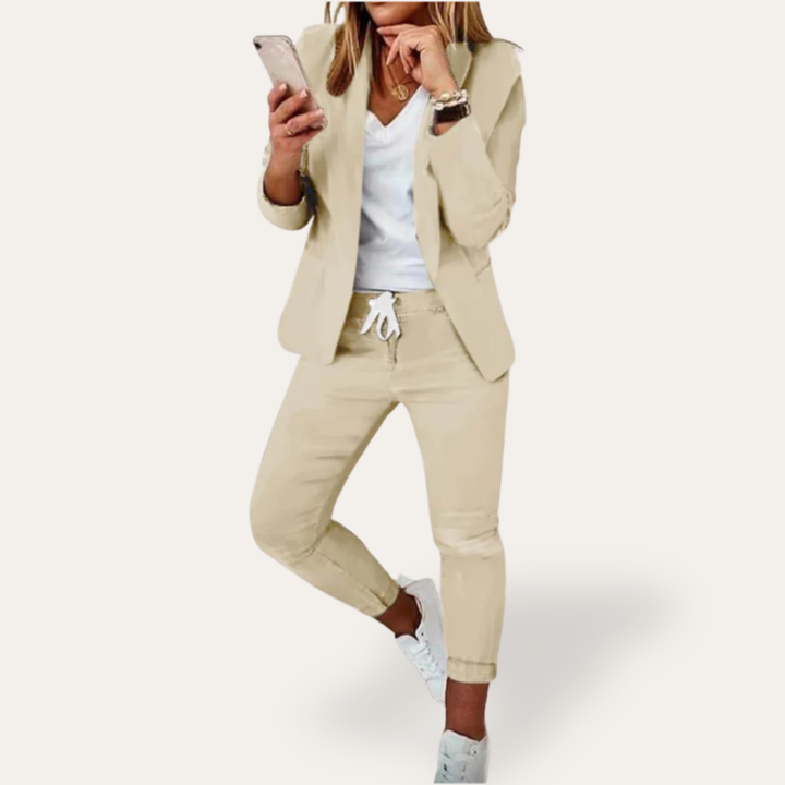 Damen Freizeit Anzug mit Blazer und Jogginghose aus Mischgewebe | Vestea