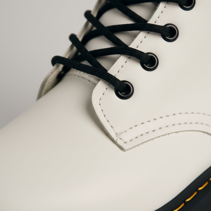 Orthopädische Damen Schnürstiefel mit Profilsohle | Vestea