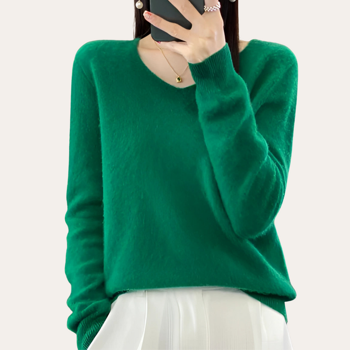 V-Ausschnitt Pullover für Damen aus weichem Material | Vestea
