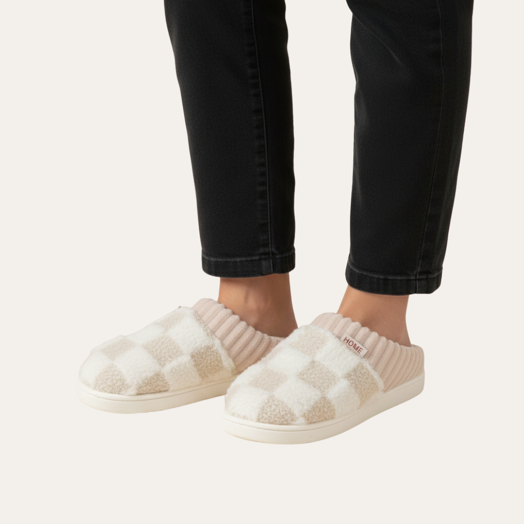 Orthopädische Damen Hausschuhe mit Karomuster | Vestea