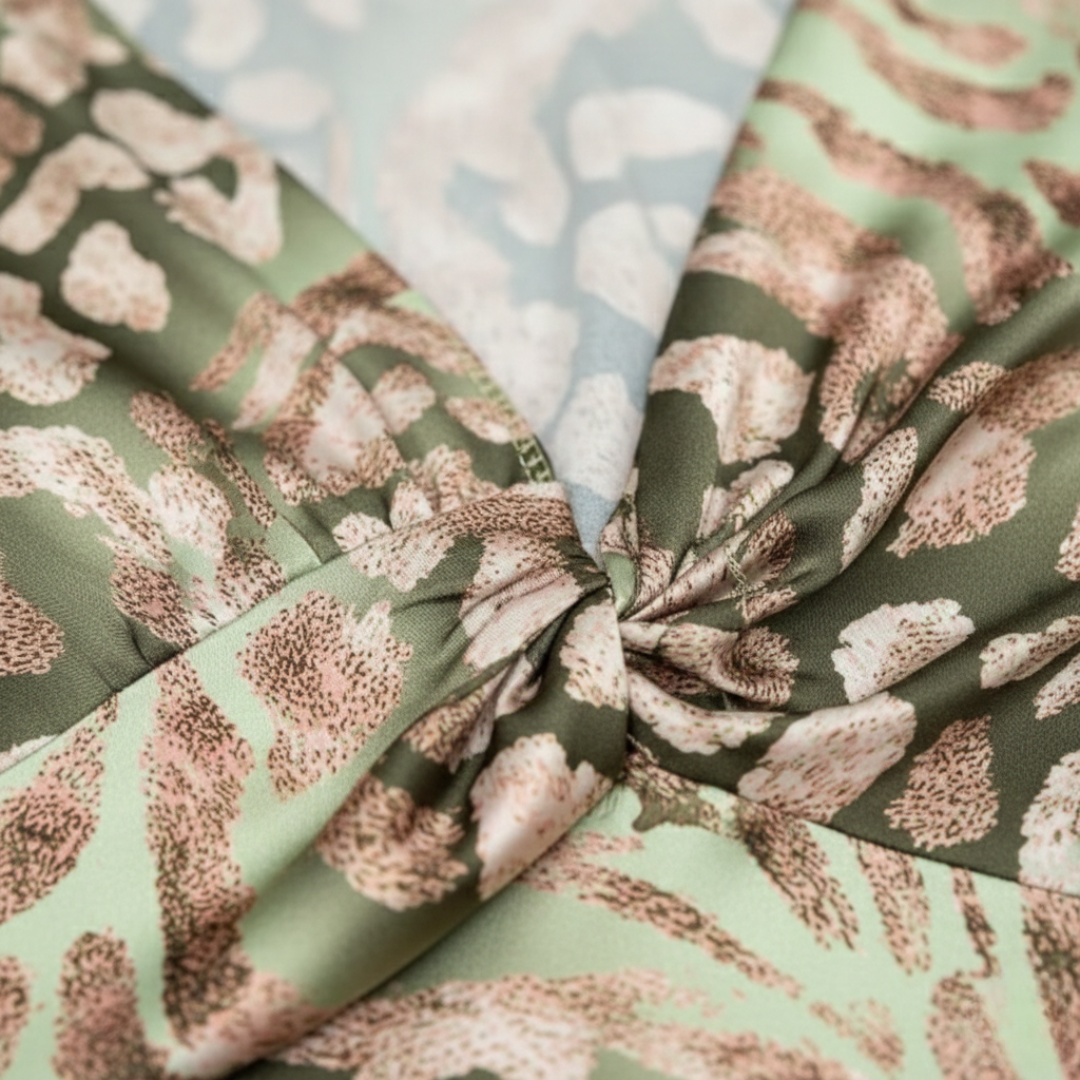 Robe midi manches courtes satinée à fleurs pour femme verte