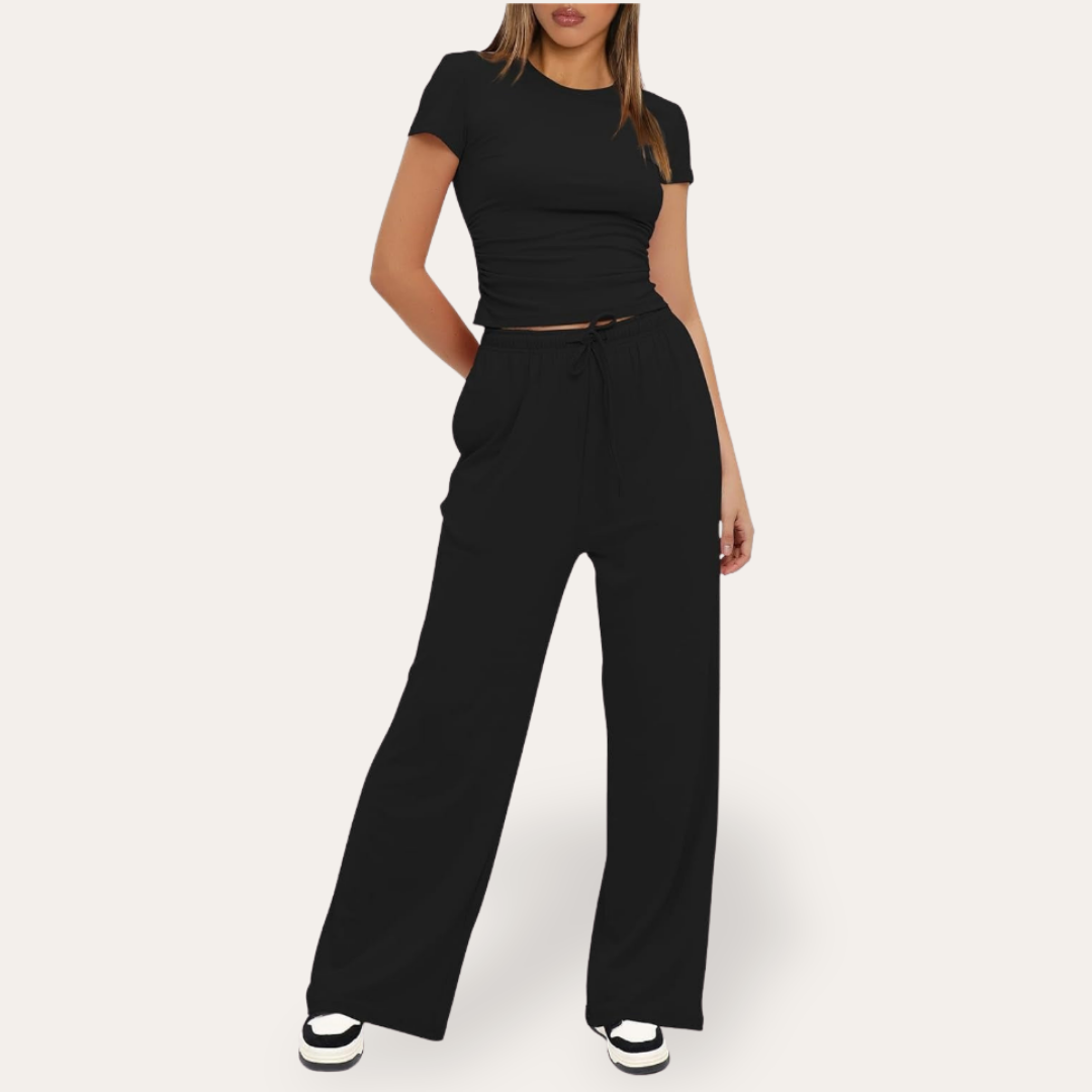 Damen Sportliches Set mit T-Shirt und Weitenhose | Vestea