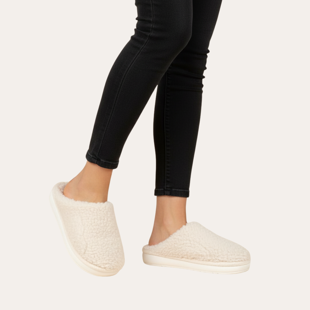 Orthopädische Damen Hausschuhe aus Fleece mit rutschfester Sohle | Vestea