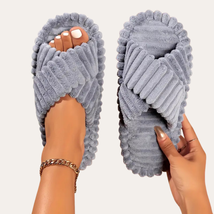 Orthopädische Hausschuhe für Damen mit gepolstertem Design | Vestea