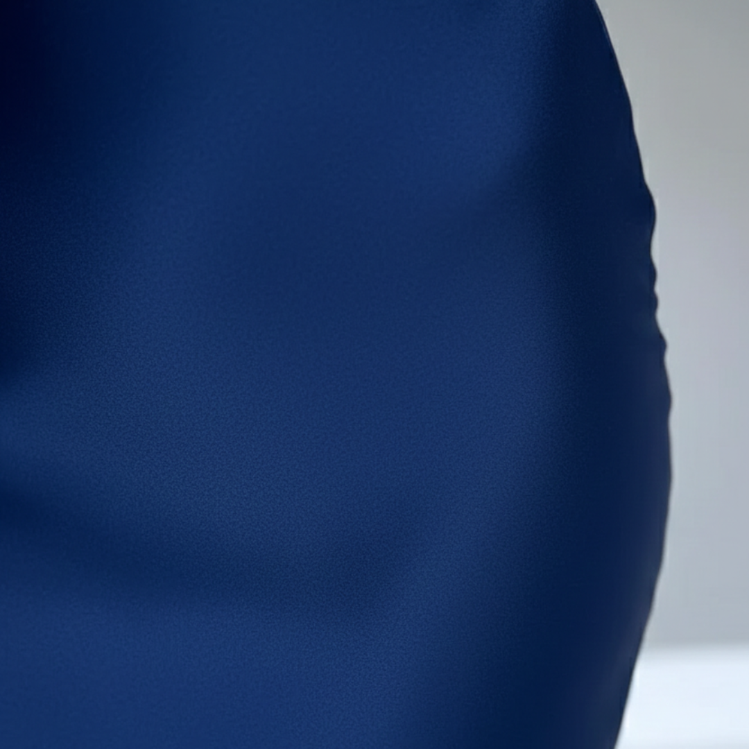 Robe longue en satin à col bénitier et fente haute pour femme