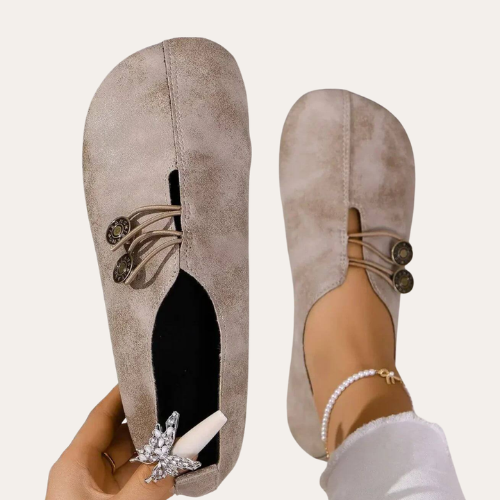 Damen Scarpe Ortopediche Slipper mit Knopfdetails | Vestea