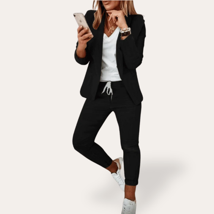 Damen Freizeit Anzug mit Blazer und Jogginghose aus Mischgewebe | Vestea