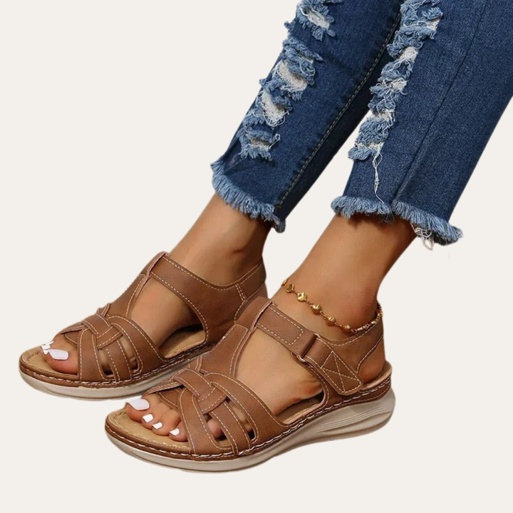 Orthopädische Sandalen für Damen | Vestea