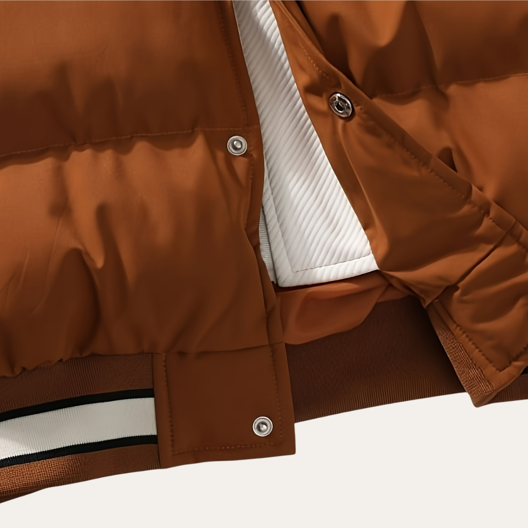 Herren-Pufferjacke im Varsity-Stil mit Kapuze | Vestea