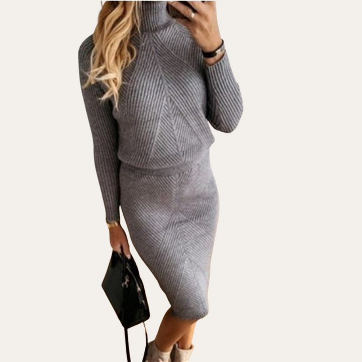 Damen Strickkleid mit Rollkragen | Vestea