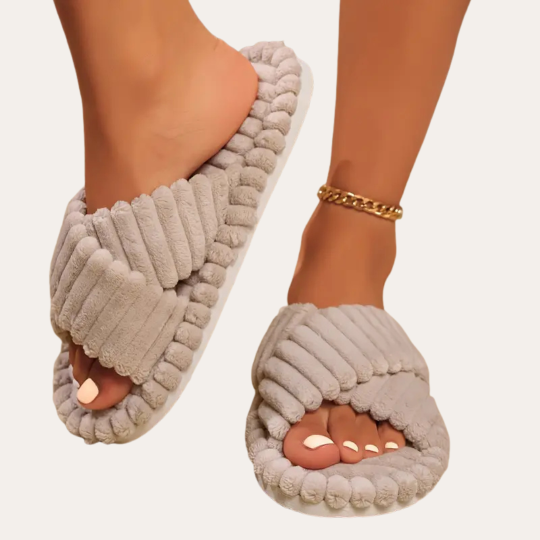 Orthopädische Hausschuhe für Damen mit gepolstertem Design | Vestea