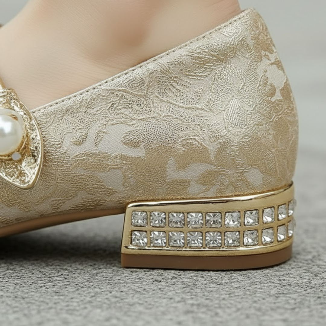 Women Strap Shoes Buckle Closure Cushioned Sole