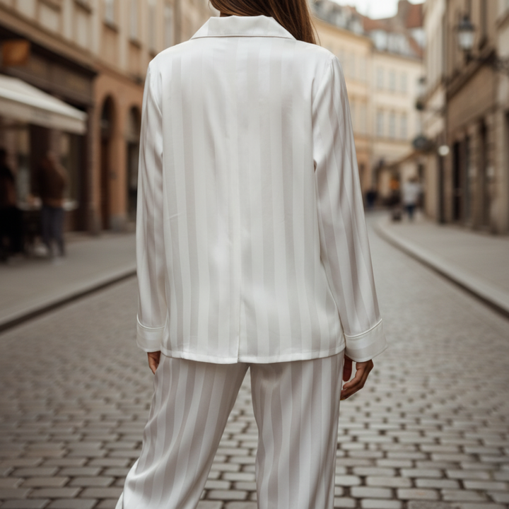 Damen-Satin-Pyjama-Set mit Streifen | Vestea