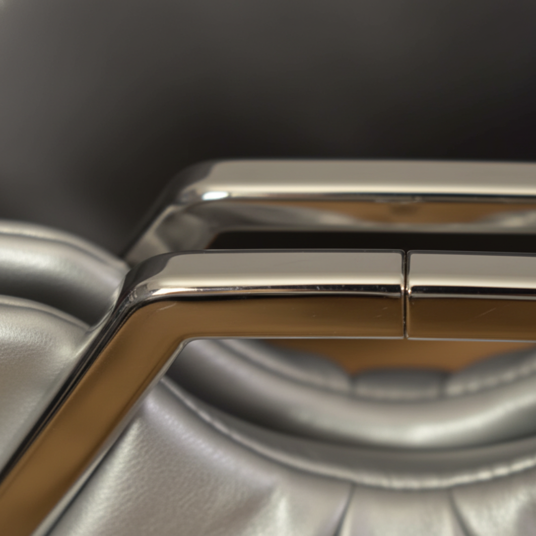 Damen Tasche mit Goldhenkel aus Kunstleder | Vestea