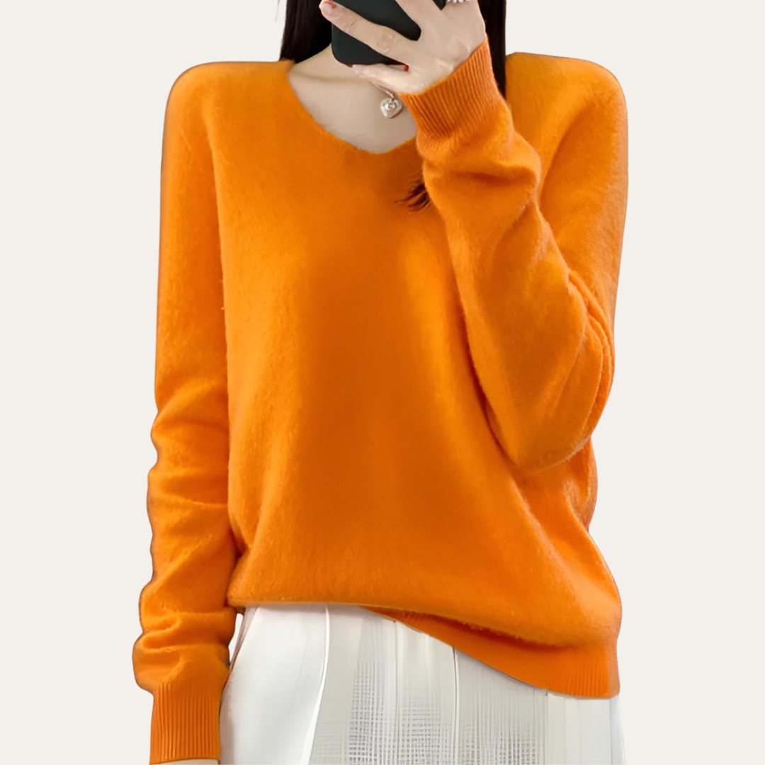 V-Ausschnitt Pullover für Damen aus weichem Material | Vestea