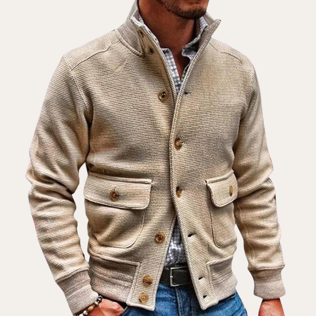 Herren Strickjacke mit Knopfleiste und Taschen | Vestea