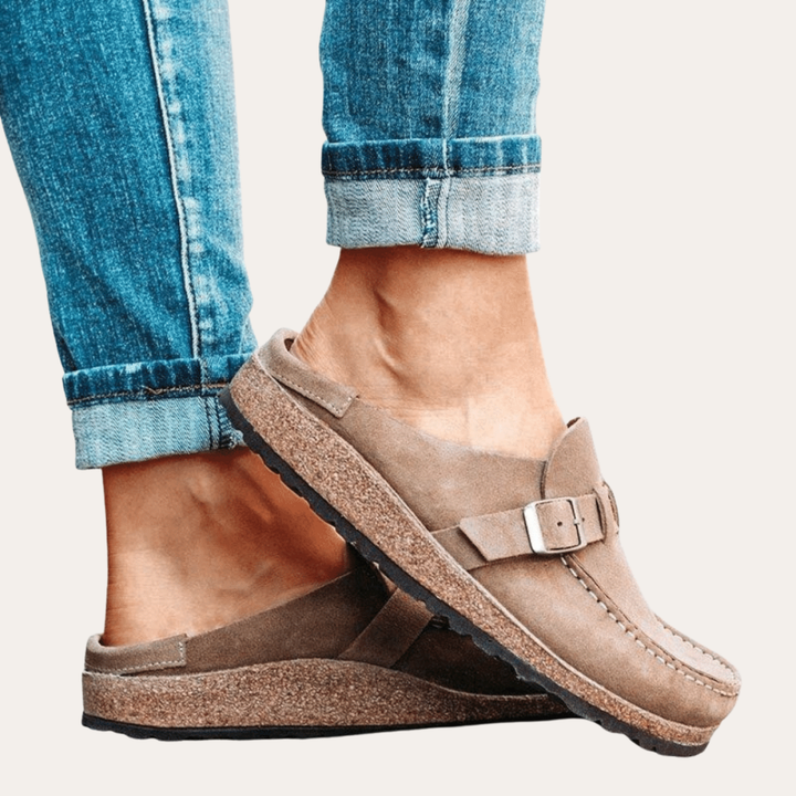 Orthopädische Clogs aus Wildleder für Damen | Vestea