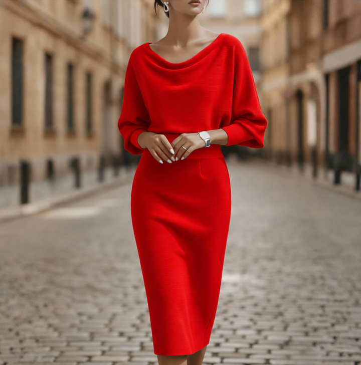 Robe élégante en tissu doux pour femme à encolure large