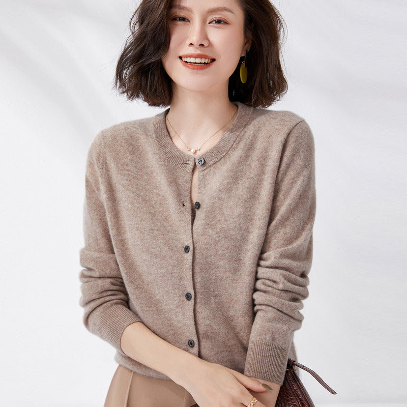 Pull boutonné en vison coupe régulière pour femmes