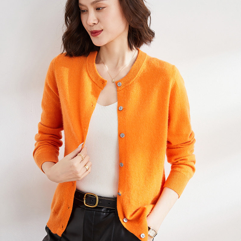 Pull boutonné en vison coupe régulière pour femmes
