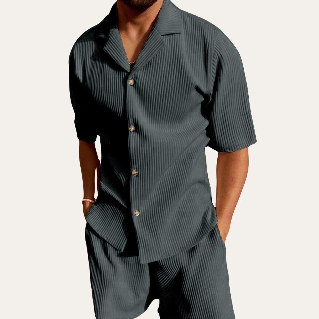 Plissiertes Urlaubs-Hemd & Shorts Set | Vestea