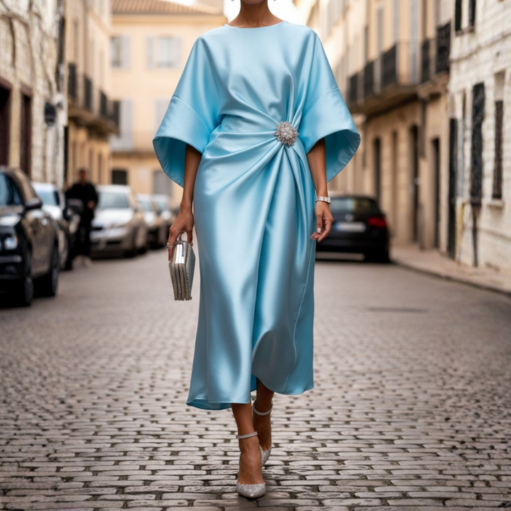 Robe mi-longue pour femme en satin drapé avec broche en strass