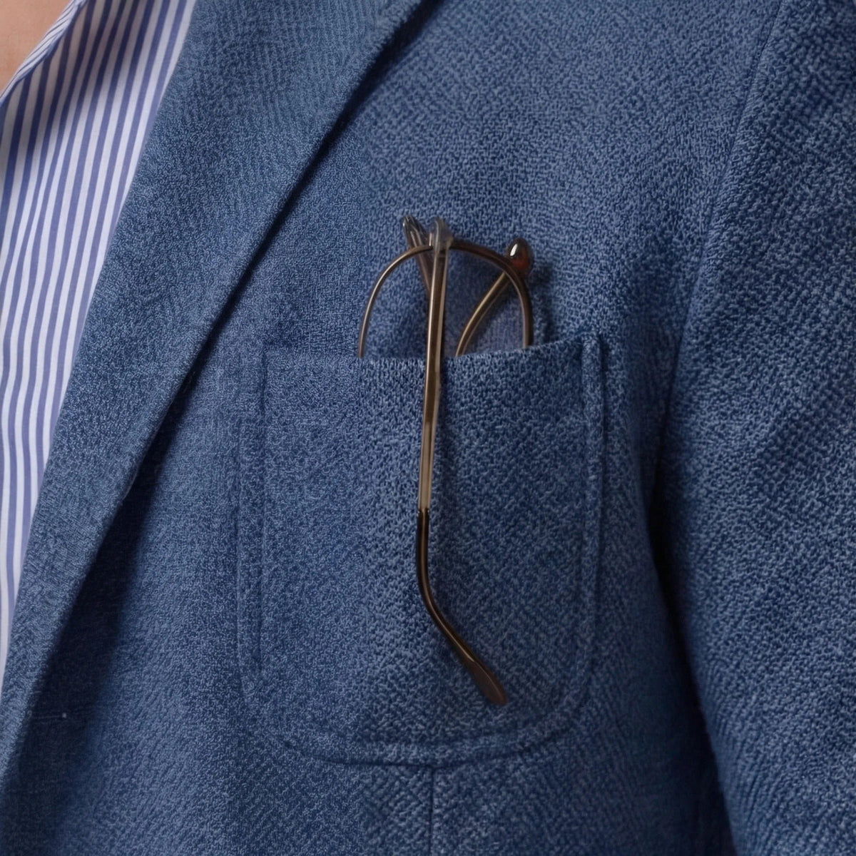 Men's Relaxed Linen Coats & Jackets Close Up