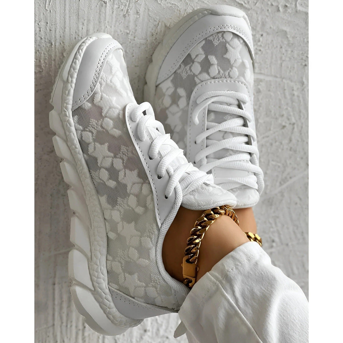 Women's Dotted Mesh Daily Wear Shoes Detail