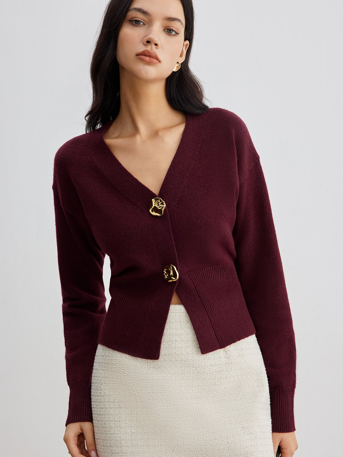 Women's Elegant Metal Button Short Cardigan Sweater Detail