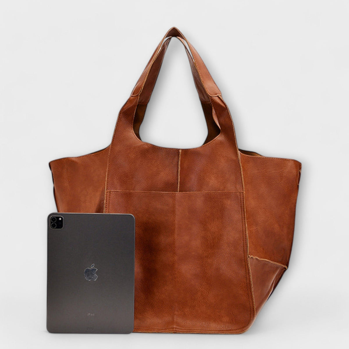 Women's Oversized Leather Weekender Bag | Structured Carry Close Up